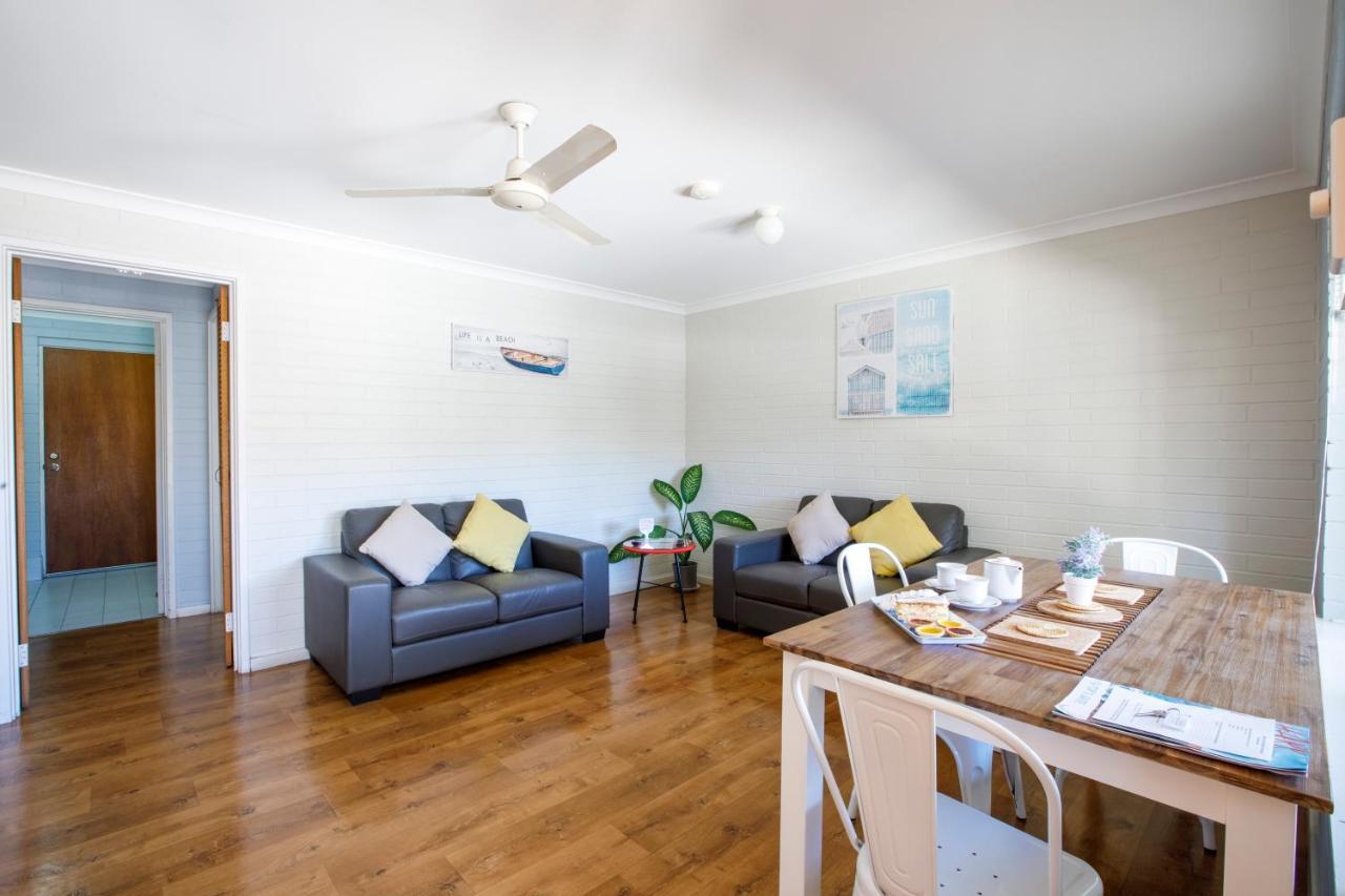 Shark Bay Seafront Apartments Denham Exteriör bild