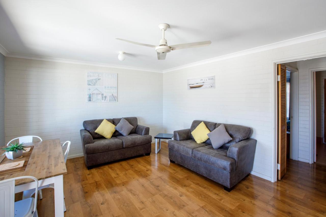 Shark Bay Seafront Apartments Denham Exteriör bild